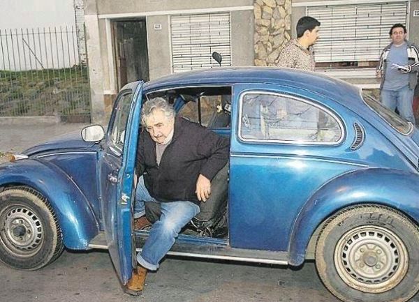 NAMA TREBAJU TRI OVAKVA: Predsjednik Urugvaja vozi bubu... 90 posto svoje plaće daje građanima... 
